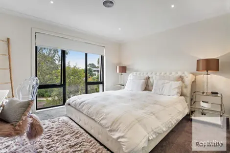 Property photo of 29 Greenwich Crescent Bundoora VIC 3083