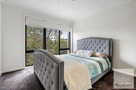Property photo of 29 Greenwich Crescent Bundoora VIC 3083