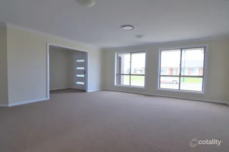 Property photo of 1 Basalt Way Kelso NSW 2795