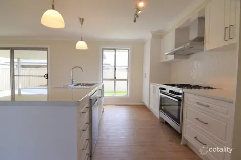 Property photo of 1 Basalt Way Kelso NSW 2795