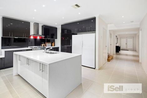 Property photo of 30 Newburgh Street Keysborough VIC 3173