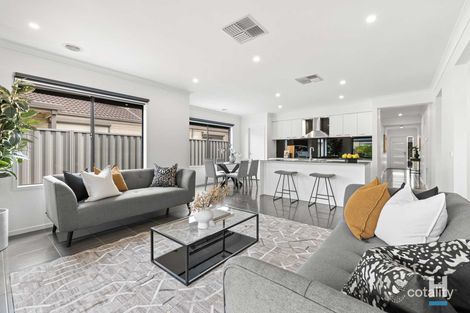 Property photo of 47 Challenger Circuit Cranbourne East VIC 3977