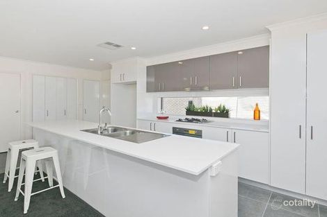 Property photo of 30 Taggart Terrace Coombs ACT 2611