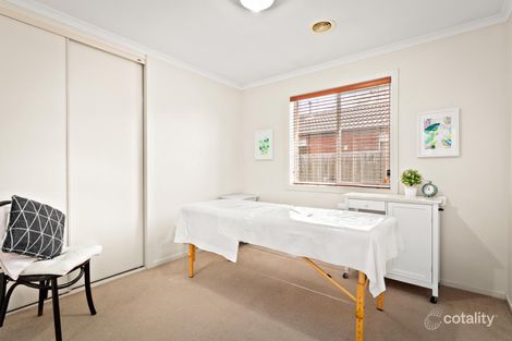 Property photo of 31 Melzak Way Berwick VIC 3806