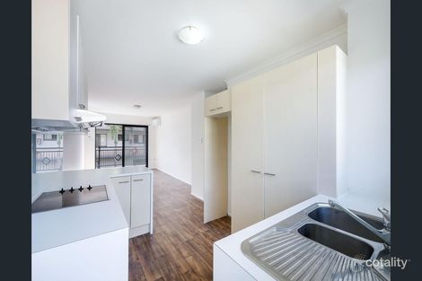 Property photo of 6/17 Middle Street Labrador QLD 4215