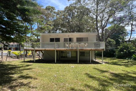 Property photo of 28 Pleasurelea Drive Sunshine Bay NSW 2536