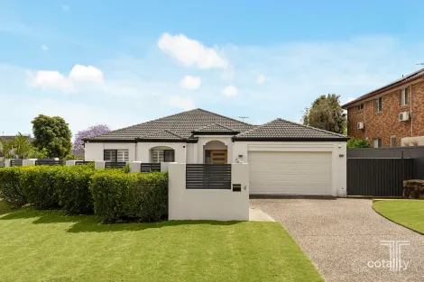 4 Sumner Pl, Carindale, QLD 4152