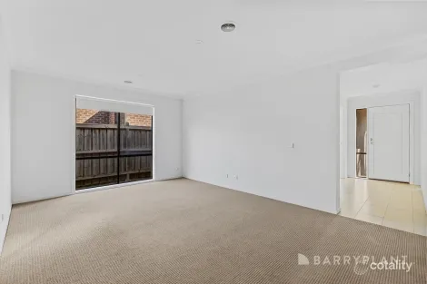 Property photo of 12 Anfield Road Clyde North VIC 3978