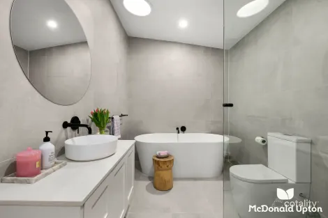 Property photo of 86 Epsom Road Ascot Vale VIC 3032