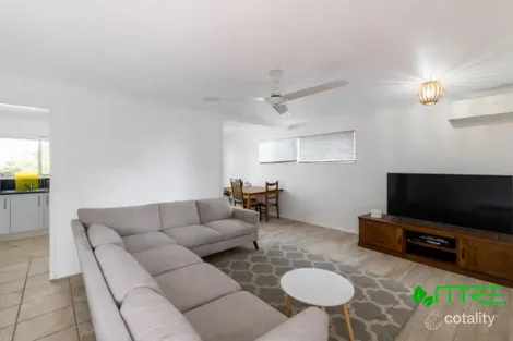 Property photo of 2 Osprey Close Slade Point QLD 4740