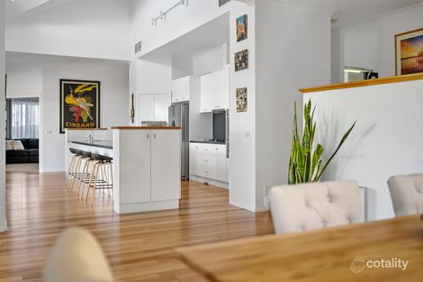 Property photo of 2 Peita Close Spring Gully VIC 3550