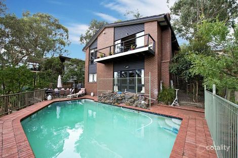 Property photo of 8 Kariboo Grove Greensborough VIC 3088