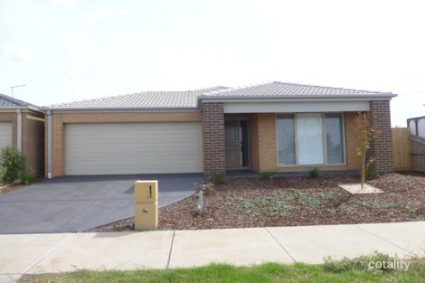 Property photo of 2 Caraleena Drive Tarneit VIC 3029