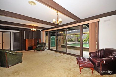 8 Fernvale Cres, Wheelers Hill, VIC 3150