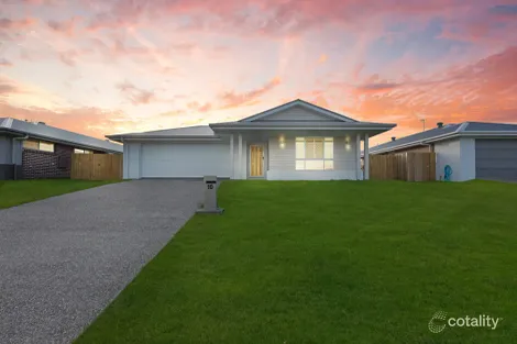 10 Ponting Way, Urangan, QLD 4655