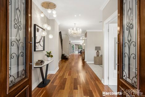 Property photo of 8 Ingleside Crescent Glen Waverley VIC 3150