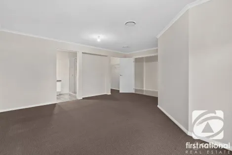 Property photo of 30 Willmington Loop Oran Park NSW 2570
