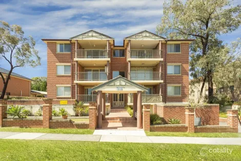 Property photo of 12/13 Cairds Avenue Bankstown NSW 2200