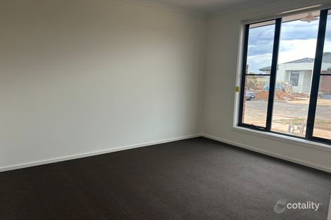 6 Downley Loop, Strathtulloh, VIC 3338