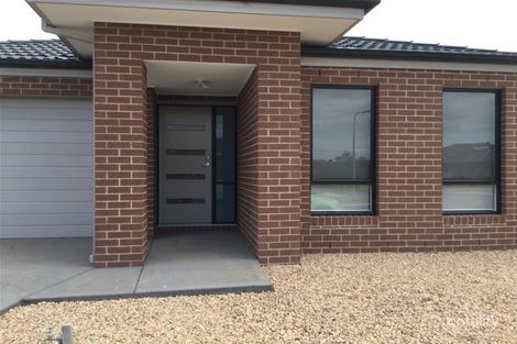 Property photo of 9 Lambertia Crescent Manor Lakes VIC 3024