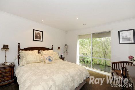 Property photo of 96 Sovereign Manors Crescent Rowville VIC 3178