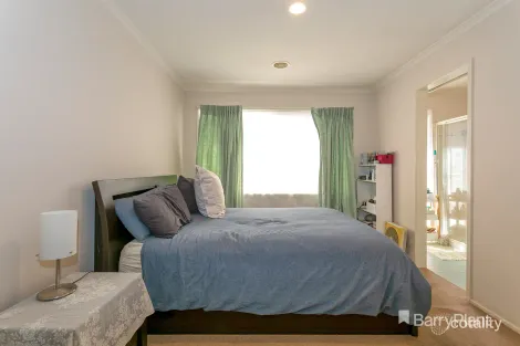 Property photo of 12 Eglinton Close Berwick VIC 3806