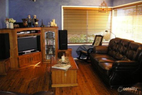Property photo of 15 Bottlebrush Avenue Bradbury NSW 2560