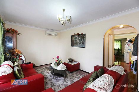 Property photo of 19 Downhill Way Langford WA 6147