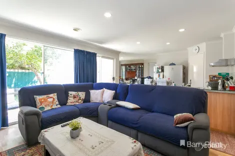 Property photo of 12 Eglinton Close Berwick VIC 3806