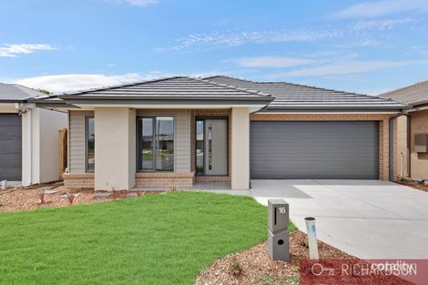 16 Tiverton Tce, Werribee, VIC 3030
