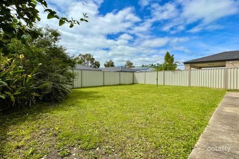 Property photo of 33 Inspiration Circuit Pakenham VIC 3810