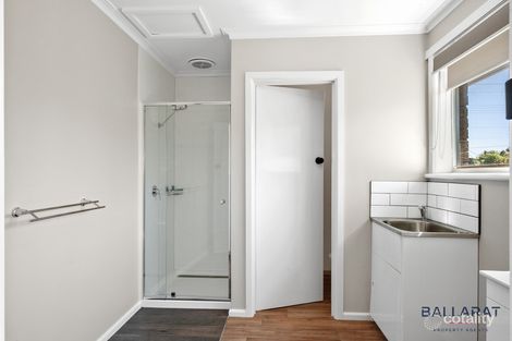 Property photo of 2/32 Hastings Street Wendouree VIC 3355