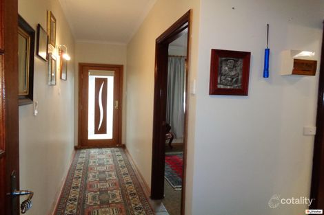 19 Luderitz Cl, Hallett Cove, SA 5158