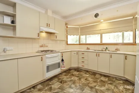 Property photo of 8 Grevillea Close Cowra NSW 2794