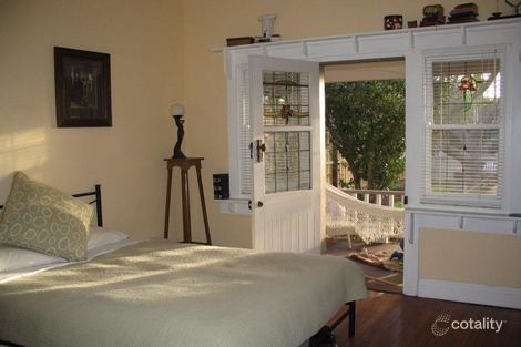 Property photo of 32 Oswald Street Elsternwick VIC 3185