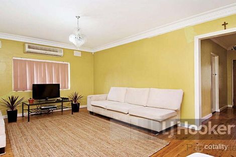 Property photo of 22 Robilliard Street Mays Hill NSW 2145