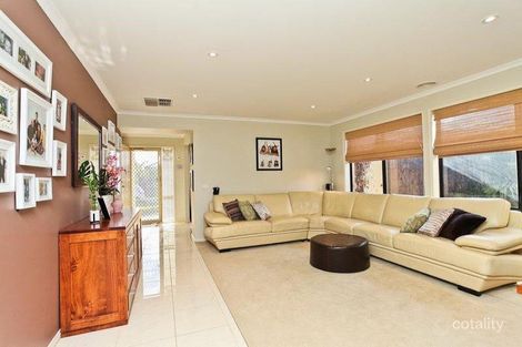 Property photo of 14 Peppermint Crescent Manor Lakes VIC 3024