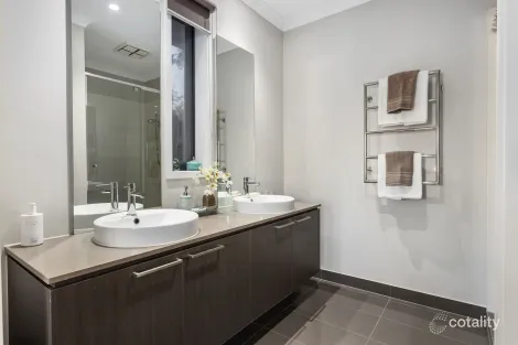 Property photo of 5 Chasseens Road Wollert VIC 3750
