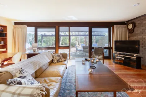 Property photo of 1 Wybalena Grove Cook ACT 2614