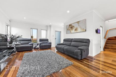 Property photo of 31 Serra Way Plumpton VIC 3335