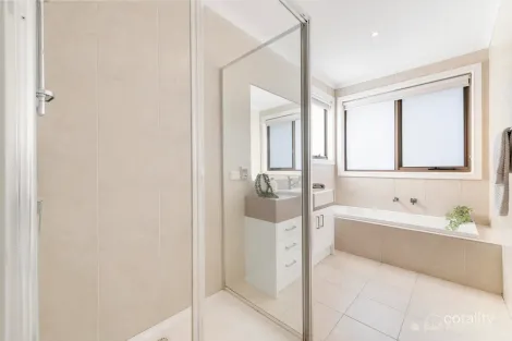 Property photo of 21 Glenview Road Doncaster East VIC 3109