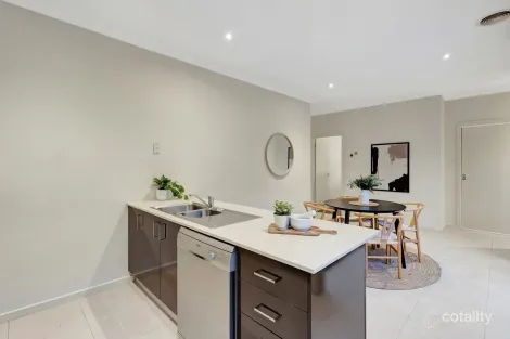 Property photo of 1/10 Santander Crescent Point Cook VIC 3030
