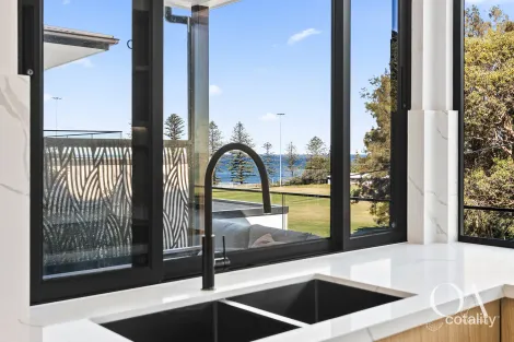 Property photo of 15 Cliff Street Coledale NSW 2515