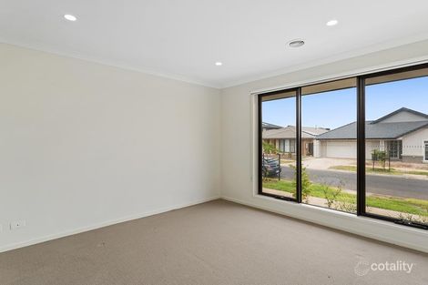 Property photo of 21 Thorngrove Street Truganina VIC 3029