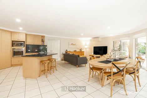 Property photo of 5 Cheltenham Place Forest Lake QLD 4078