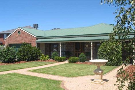 8 Charm Ct, Kialla, VIC 3631
