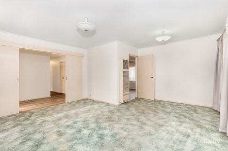 Property photo of 10 Chateau Avenue Narre Warren VIC 3805