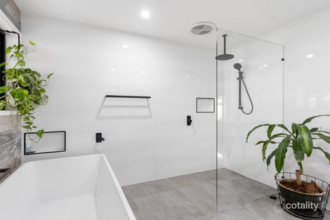 Property photo of 2 Seabrook Street Elanora QLD 4221