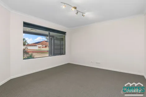 Property photo of 6 Avon Crescent Atwell WA 6164