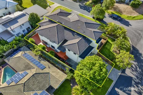 1/5 Maslin Ch, Pacific Pines, QLD 4211